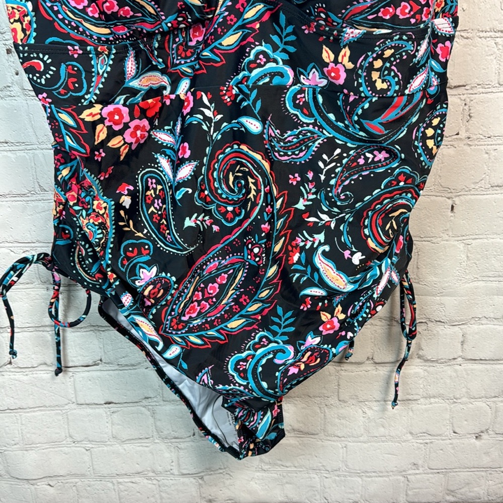 BloomChic Paisley Print Ruched Detail Knot Side One Piece Swimsuit Plus … - Picture 5 of 7